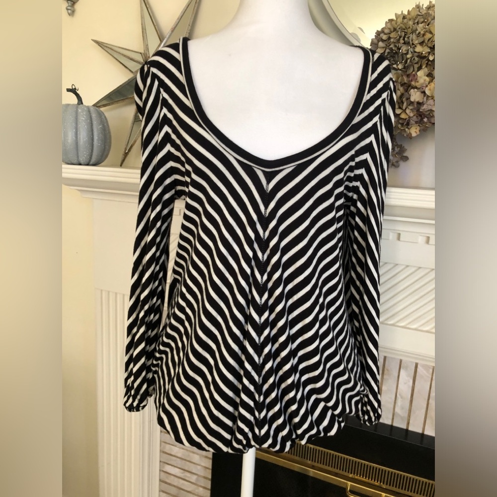 Max Edition, Large, Low-Scoop, Gathered Top